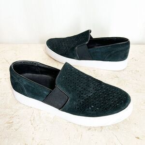Vionic Shoes Women's 9.5 Black Leather Sneakers Perforated Flats Loafers